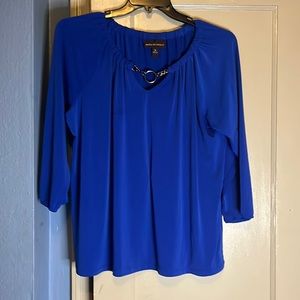 3/4 sleeve blouse with chain in v neck